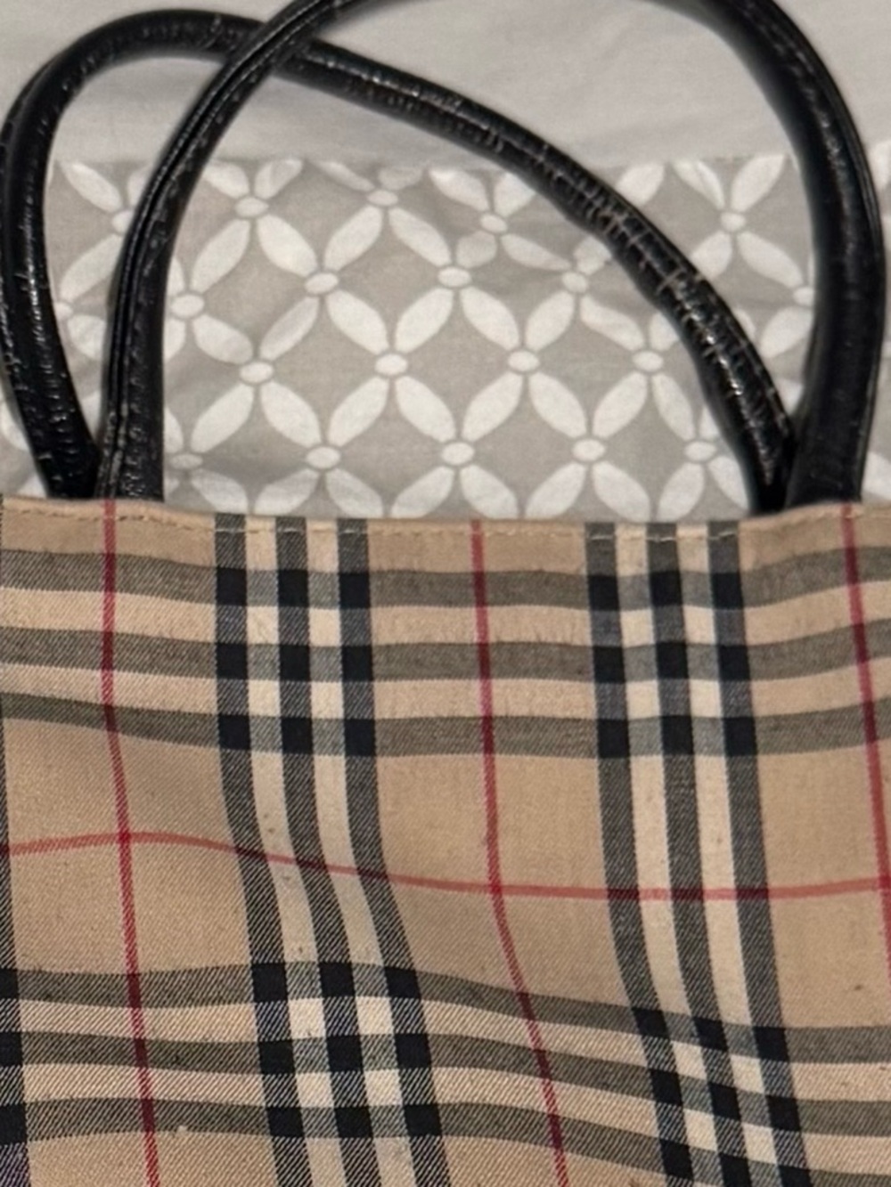 Burberry Beige Nova Check Canvas Tote with Black Handles - Picture 2 of 9